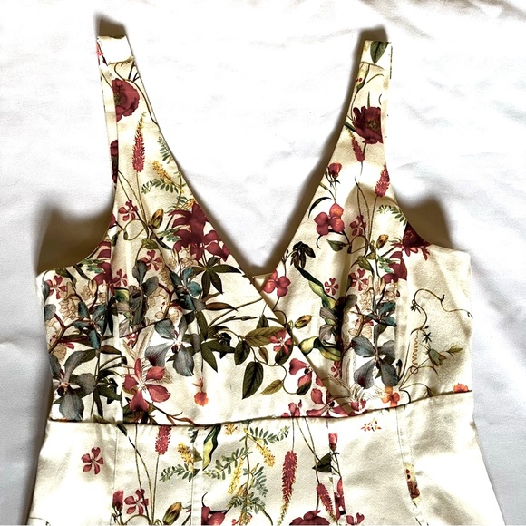 Tahari Arthur S Levine Dresses Color Ivory/Rio White Floral Julie Dress Side 4. - Picture 9 of 16